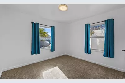 121 S Lakeview Dr, Clearfield, UT 84015 - Photo 17