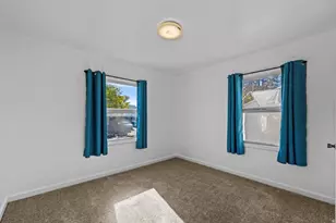 121 S Lakeview Dr, Clearfield, UT 84015 - Photo 17