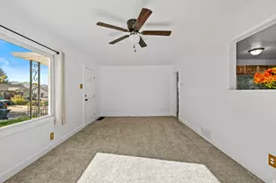 121 S Lakeview Dr, Clearfield, UT 84015 - Photo 7