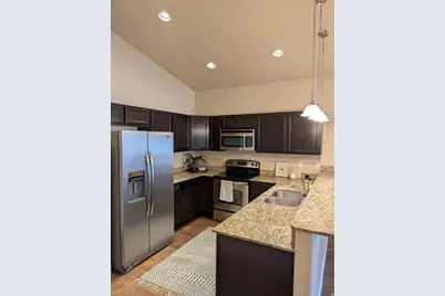 2326 W Mackay Ln, Taylorsville, UT 84129 - Photo 3