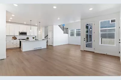 882 W Caroliine Dr S, Saratoga Springs, UT 84045 - Photo 7