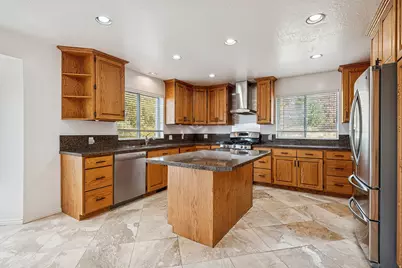 10142 S Majestic Canyon Rd E, Sandy, UT 84092 - Photo 29