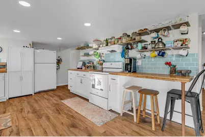 9968 S Blossom Dr, Sandy, UT 84092 - Photo 3