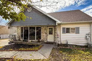 620 Edgehill Dr, East Carbon, UT 84520 - Photo 1