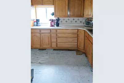 620 Edgehill Dr, East Carbon, UT 84520 - Photo 5