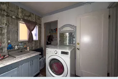 620 Edgehill Dr, East Carbon, UT 84520 - Photo 15