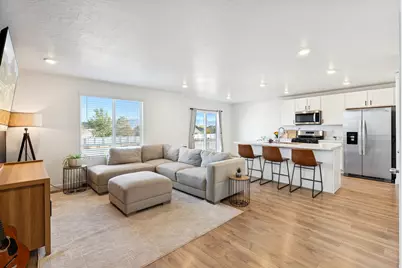 42 N Wayne Way W, Grantsville, UT 84029 - Photo 3