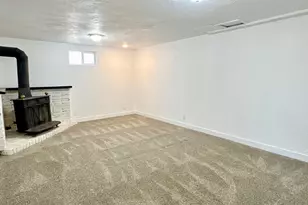 954 E Carnation Dr, White City, UT 84094 - Photo 15