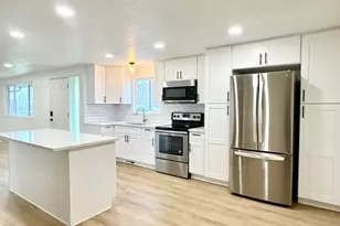 954 E Carnation Dr, White City, UT 84094 - Photo 7