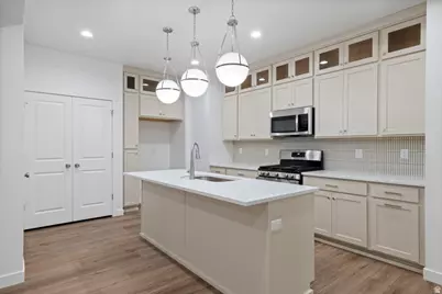 11363 S Offshore Way W #381, South Jordan, UT 84009 - Photo 9