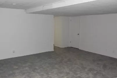 5568 S Hugoton Dr W, Taylorsville, UT 84129 - Photo 9