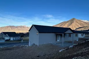 702 Oakridge Dr, Tooele, UT 84074 - Photo 19