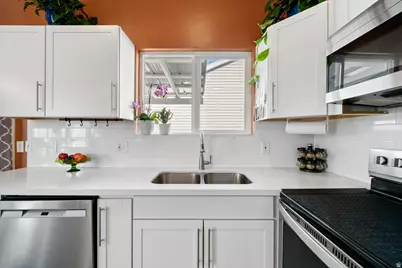 9141 S Little Creek Dr, West Jordan, UT 84088 - Photo 9