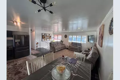 547 E Pioneer Ave, Sandy, UT 84070 - Photo 9