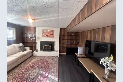 547 E Pioneer Ave, Sandy, UT 84070 - Photo 17