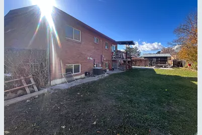 547 E Pioneer Ave, Sandy, UT 84070 - Photo 21