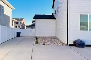 367 W Watercress Dr N, Saratoga Springs, UT 84045 - Photo 15