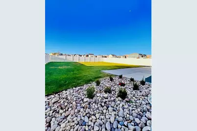 367 W Watercress Dr N, Saratoga Springs, UT 84045 - Photo 17