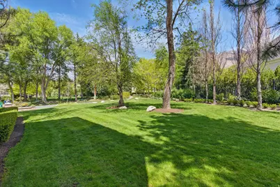 2428 E Field Rose Dr, Holladay, UT 84121 - Photo 25