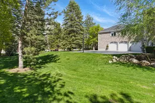 2428 E Field Rose Dr, Holladay, UT 84121 - Photo 15