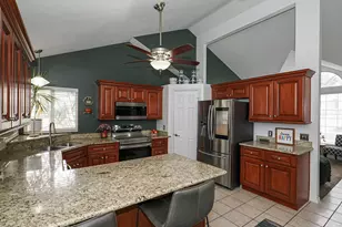 5553 S Edgeberry Dr, Murray, UT 84123 - Photo 9