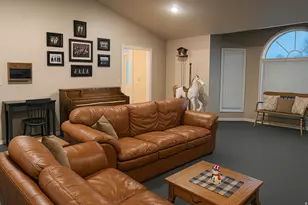 2286 W Williamsburg Circle, West Jordan, UT 84088 - Photo 9