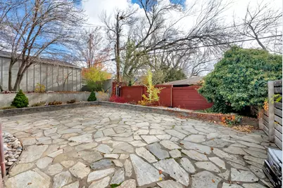 2402 E Beacon Dr, Salt Lake City, UT 84108 - Photo 27