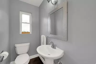 2402 E Beacon Dr, Salt Lake City, UT 84108 - Photo 17