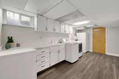 2402 E Beacon Dr, Salt Lake City, UT 84108 - Photo 23