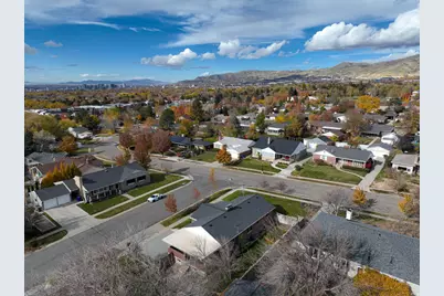 2402 E Beacon Dr, Salt Lake City, UT 84108 - Photo 47