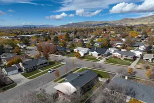 2402 E Beacon Dr, Salt Lake City, UT 84108 - Photo 47