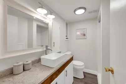 2402 E Beacon Dr, Salt Lake City, UT 84108 - Photo 21