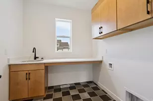 1061 W Mahogany St, Saratoga Springs, UT 84045 - Photo 11