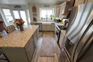 5698 S 1150 E, South Ogden, UT 84405 - Photo 7