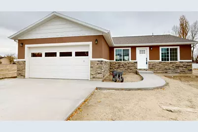 135 S 350 E, Huntington, UT 84528 - Photo 1