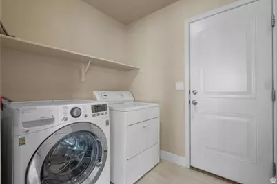 232 W 970 N, Tooele, UT 84074 - Photo 9