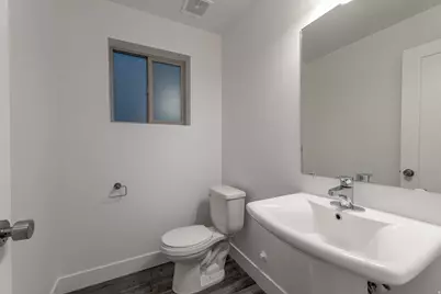 506 W 2200 N, Layton, UT 84041 - Photo 17