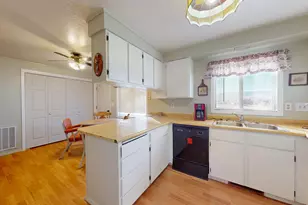 80 S 300 W, Panguitch, UT 84759 - Photo 17