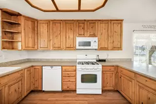 221 W 260 N, Hyde Park, UT 84318 - Photo 5