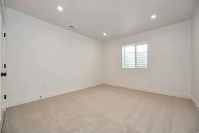 283 W Summerhill Ln W, Centerville, UT 84014 - Photo 25