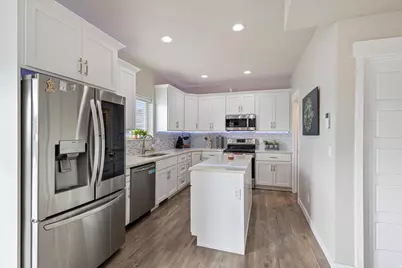 7091 N Oquirrh Ranch Pkwy, Eagle Mountain, UT 84005 - Photo 7