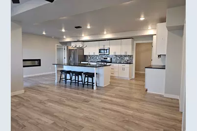 2422 S Blue Water Ln, Saratoga Springs, UT 84045 - Photo 33