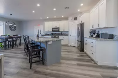 665 S Shelter Dr, Big Water, UT 84741 - Photo 11