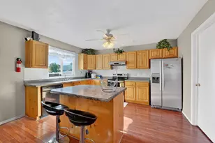 6543 W Oak Bridge Dr, West Jordan, UT 84081 - Photo 9