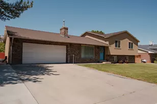 248 S Hillside Dr, Moab, UT 84532 - Photo 3