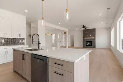 1585 E Black Brush Dr, Washington, UT 84780 - Photo 15