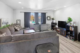 3306 N Fairfield Rd, Layton, UT 84041 - Photo 19