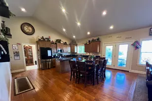 1211 Grandview Dr, Providence, UT 84332 - Photo 9
