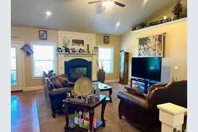 1211 Grandview Dr, Providence, UT 84332 - Photo 5