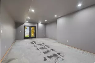919 Parkway Dr, North Salt Lake, UT 84054 - Photo 23
